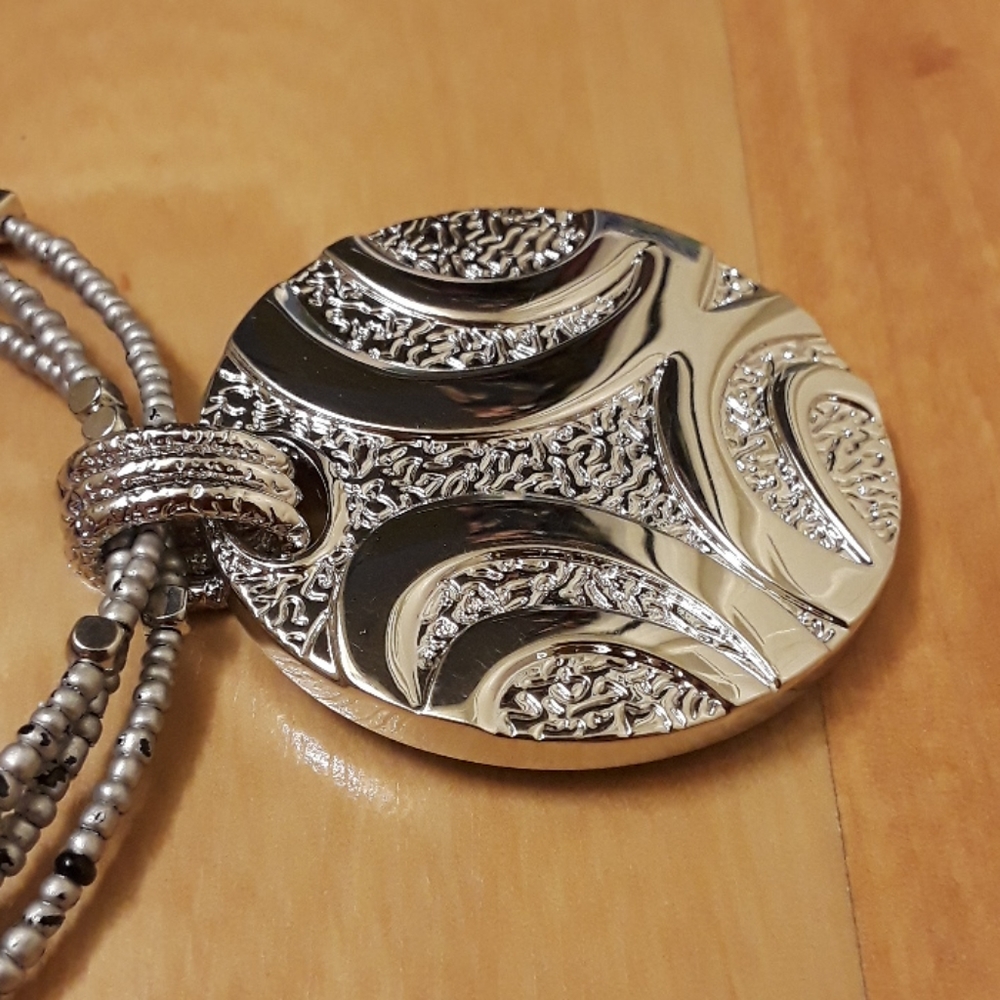 NWOT, Lia Sophia Silver Synergy Necklace - Picture 4 of 5